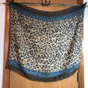 3/$15 Cheetah Leopard Animal Print Infinity Scarf Blue Borders Perfect Condition